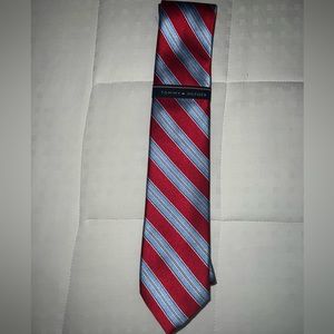 *NWT “Tommy Hilfiger” Stripped Mens Dress Tie